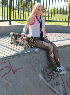 18 year old girl Nicole Ray showing off her tits and twat on golf course